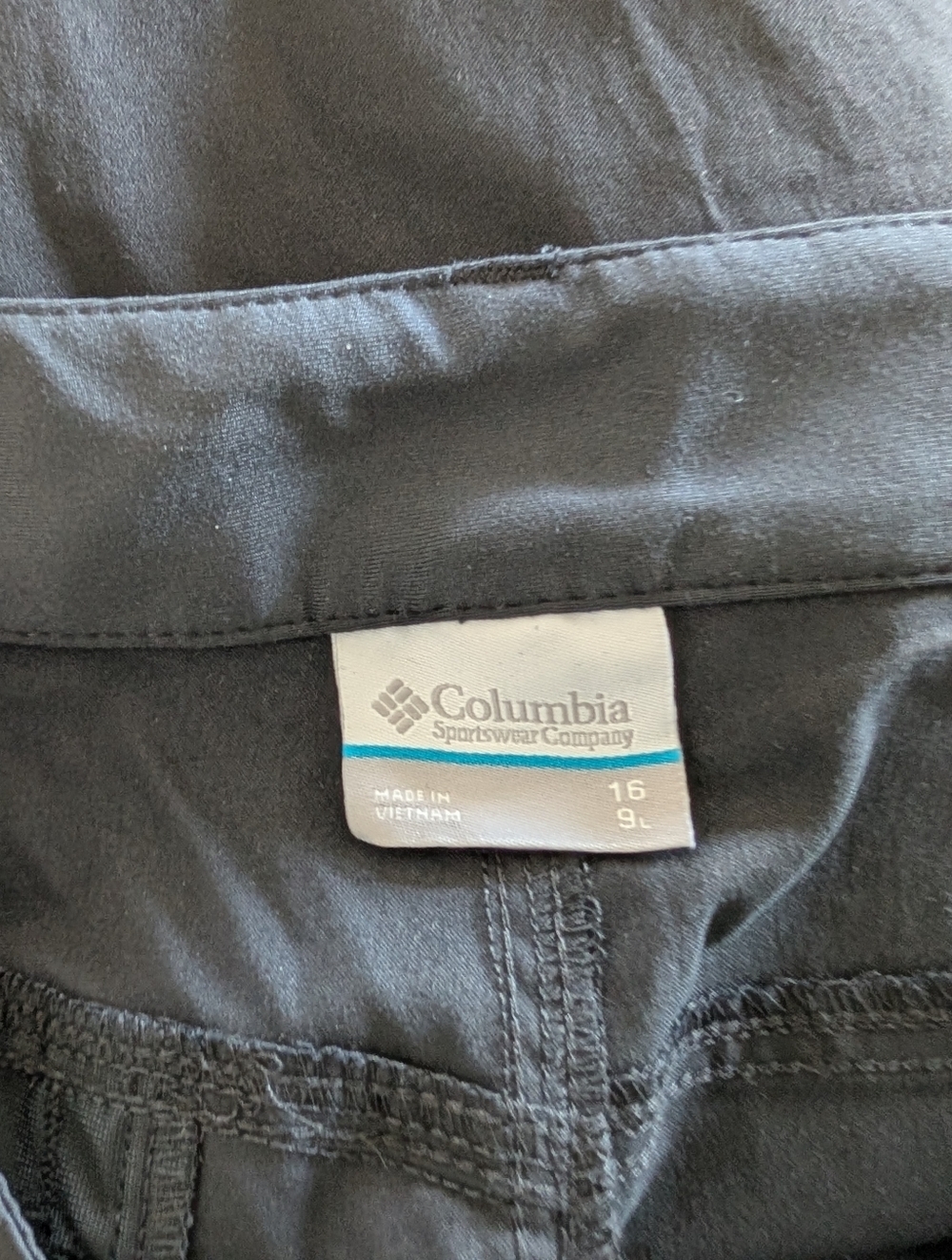 Columbia Women's Black Performance Shorts Size 16 - Picture 7 of 10